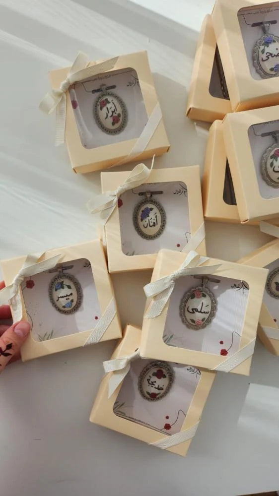 تعليق سيارة فاخرة مخصصة بالاسم